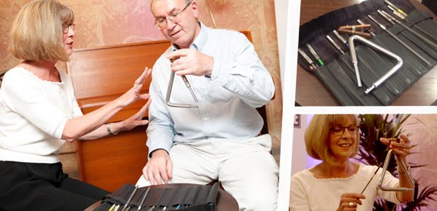 How to play the triangle